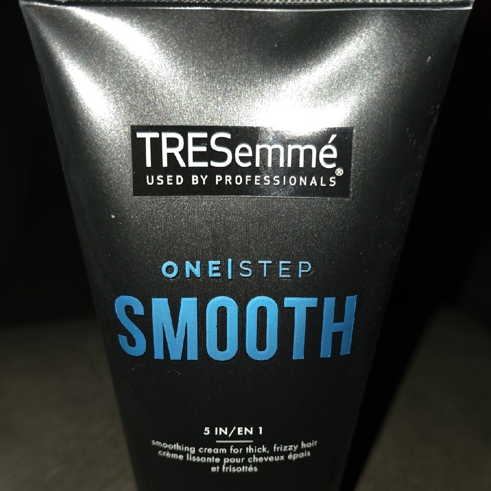 TRESemmé One Step Smooth Hair Cream - Picture 3 of 4